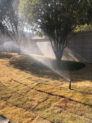 360-Degree Full Circular Spraying Irrigation Water Sprinkler for Medium-Range Garden